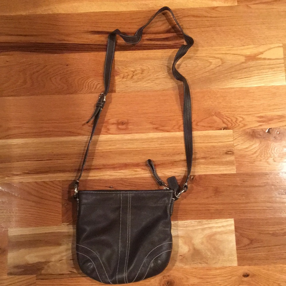 Coach cross body/small with zip